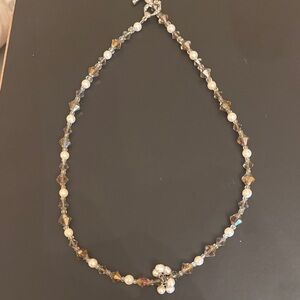 Elegant Pearl and Crystal Necklace